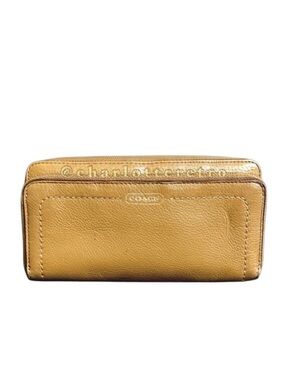 Coach • Campbell Double Zip Leather Wallet